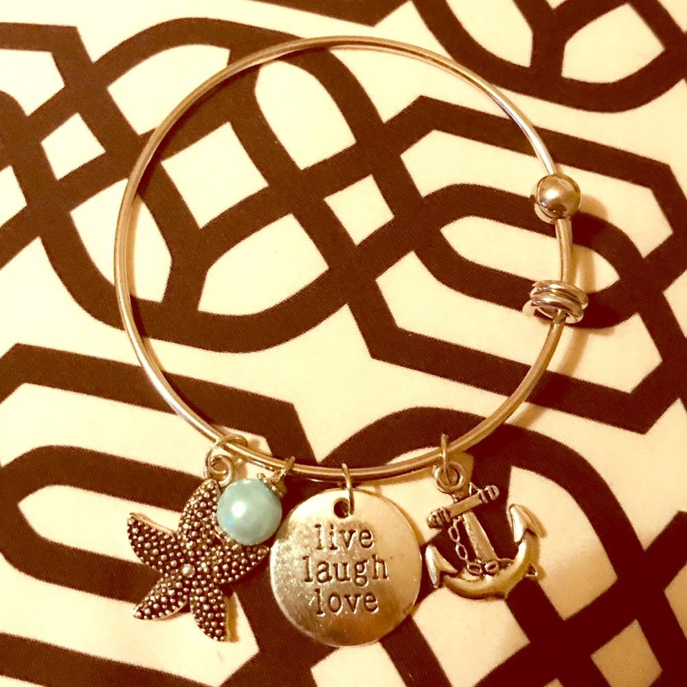 Bangle bracelet